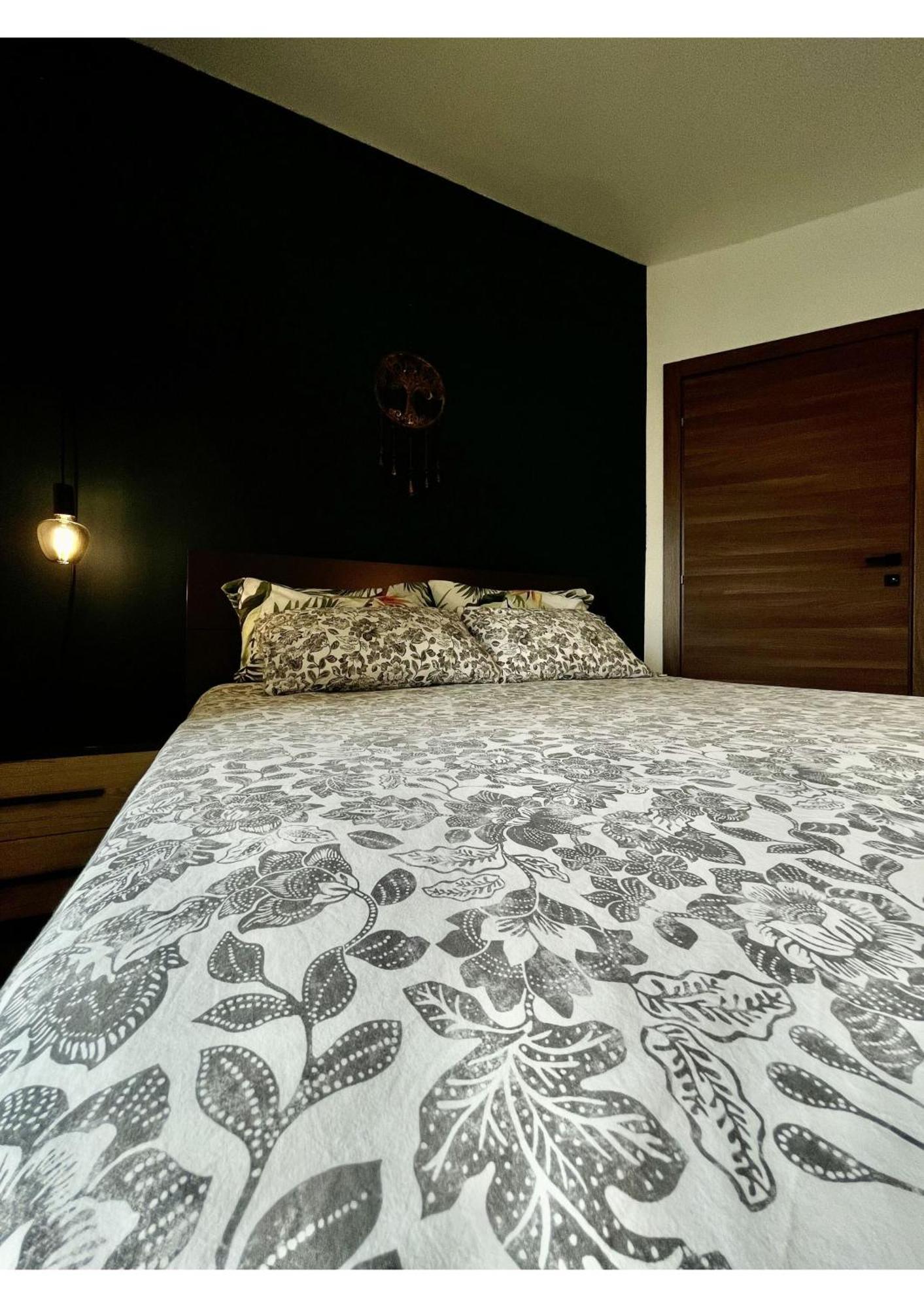 Airport Accommodation Bedroom With Bathroom Self Check In And Self Check Out Air-Condition Included Mqabba Exteriör bild