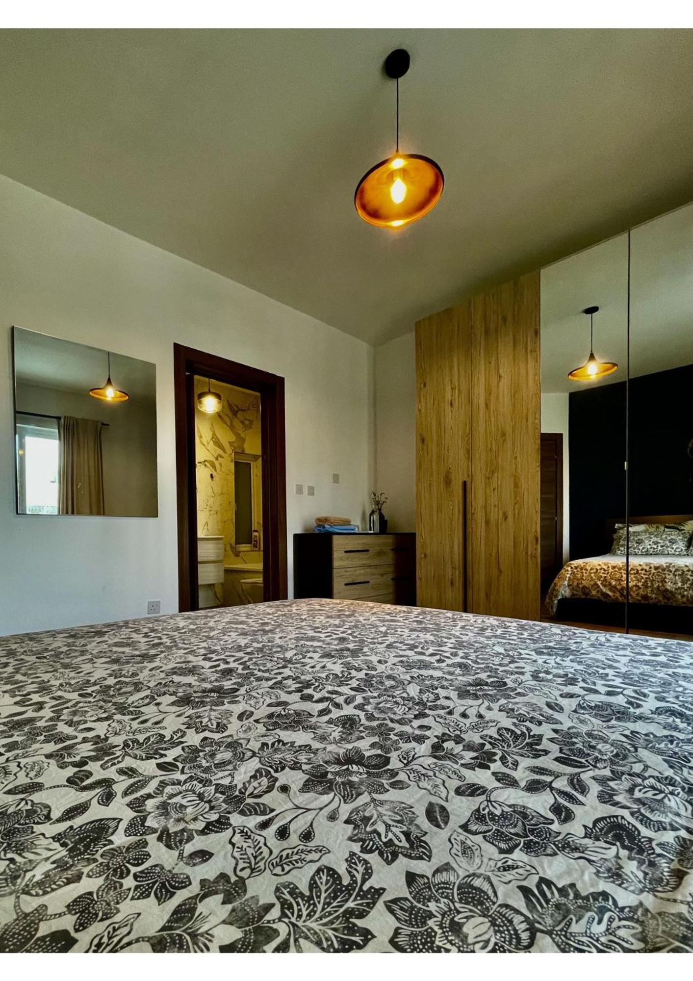 Airport Accommodation Bedroom With Bathroom Self Check In And Self Check Out Air-Condition Included Mqabba Exteriör bild