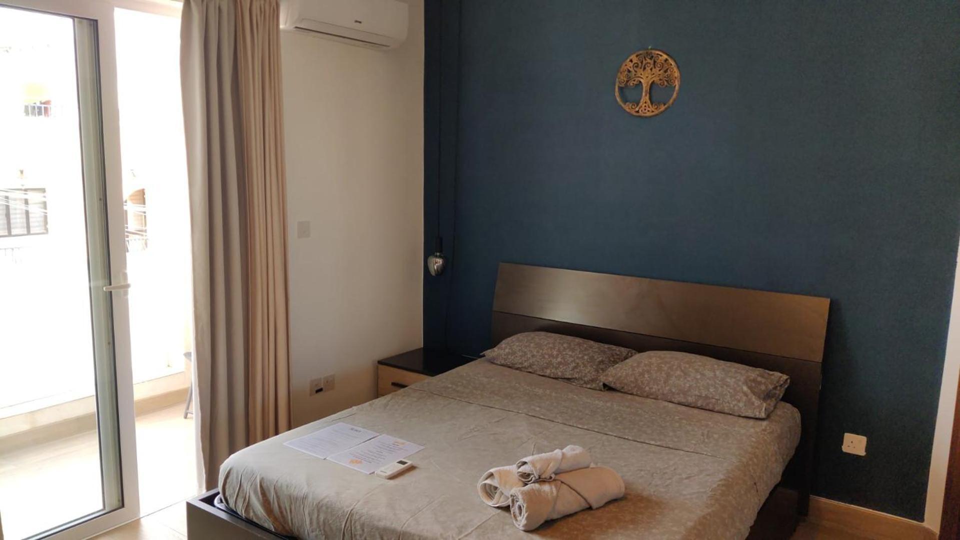 Airport Accommodation Bedroom With Bathroom Self Check In And Self Check Out Air-Condition Included Mqabba Exteriör bild